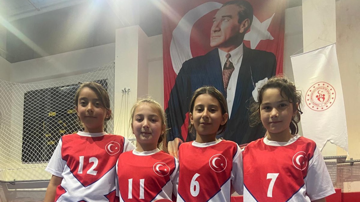 Atatürk'ün Küçük Kızları Yozgat İl Birincisi